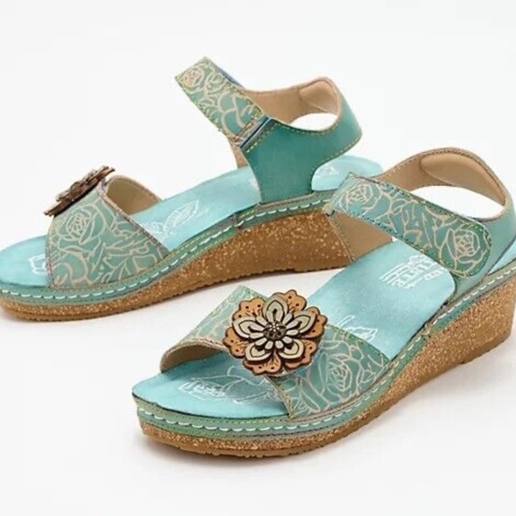 Spring Step Shoes - New L'Artiste by Spring Step Leather Wedge Sandals Cuteness Teal Embossed NIB